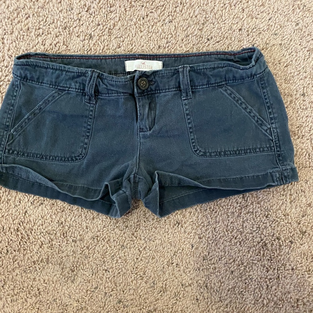 Hollister short